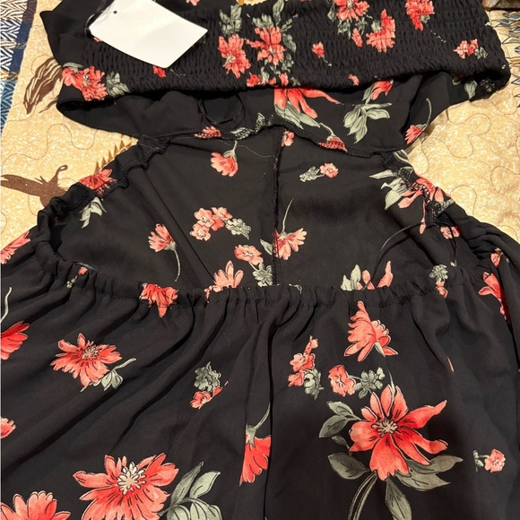 Dress Forum Los Angles Women's Black & Floral Split Leg Sheer Jumpsuit - Picture 4 of 12